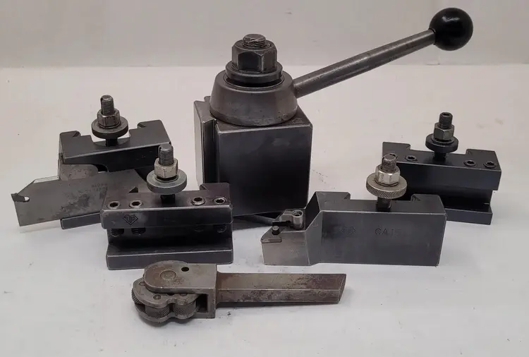 Used _UNKNOWN_ _UNKNOWN_ Tool Posts Kentucky US | Aucto #1510851