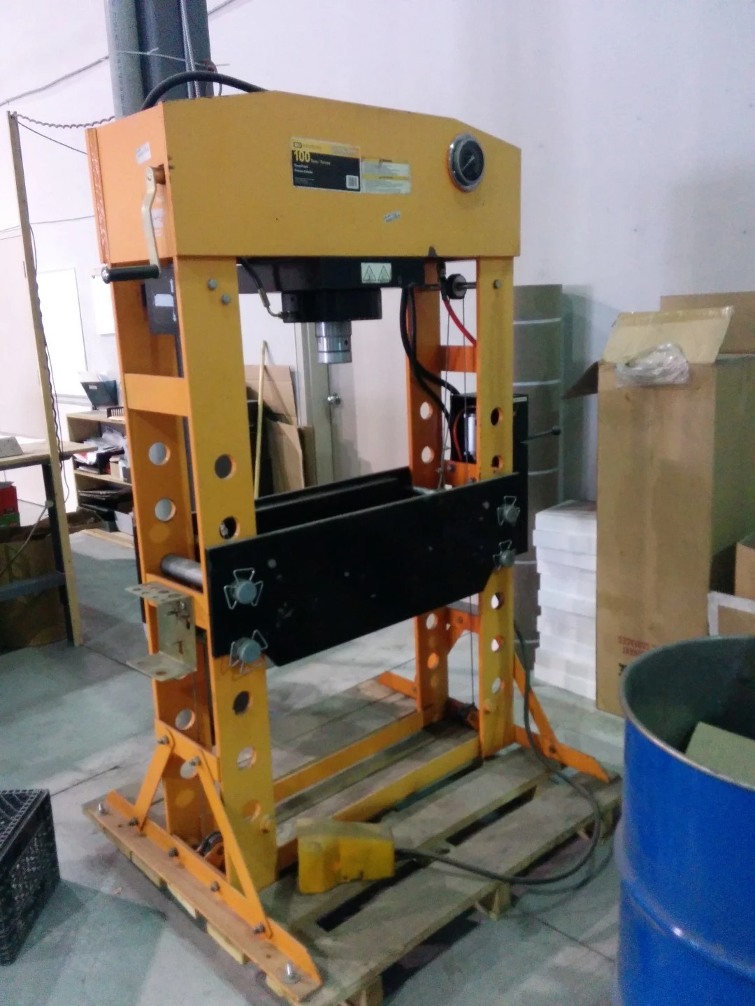 USED 2000 STRONGARM SHD100