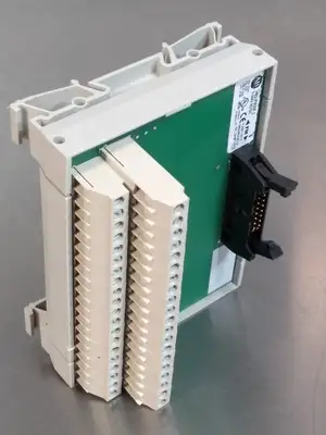 Allen Bradley 1492-IFM20F-2/B Interface Module Loc3C27