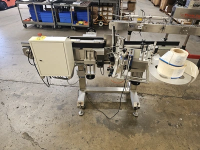 USED 1900 ACCUTEK/CHADAM 2 HEAD GRAVITY FILLER