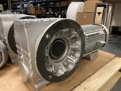 New | in-Stock SEW EURODRIVE SAF77-DRN100LM4 Gearmotors | Surplus Asset Holdings #1227235