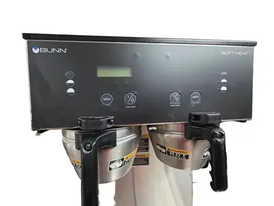 Used Bunn Used Bunn 33500.0013 BrewWISE Dual SH DBC Coffee Brewer - 120/240V, 6800W Coffee Equipment Illinois US | Falcon Restaurant Supply #1373565