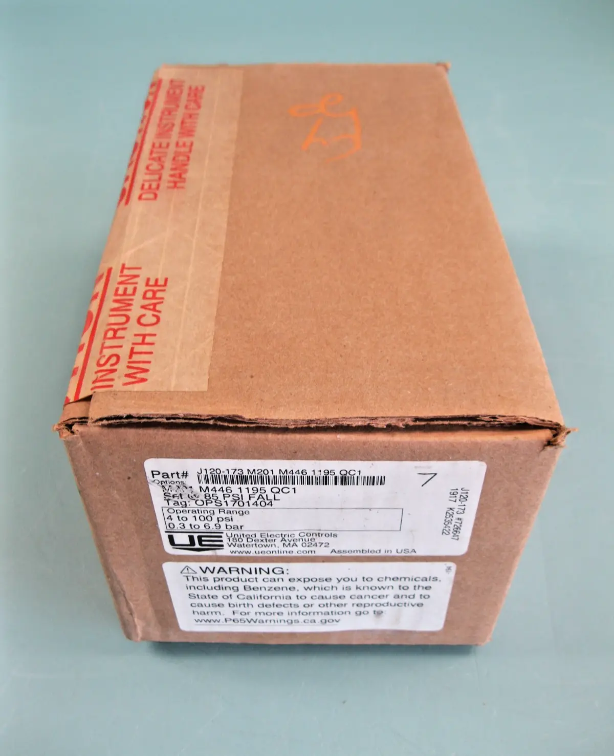 1/2" United Electric Controls J120-173 Pressure Switch 250VAC NEW/SEALED E9