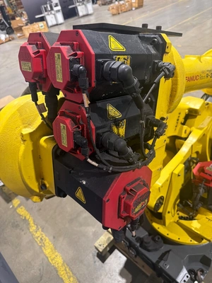 USED 2014 FANUC R-2000IB/210F + R30IB