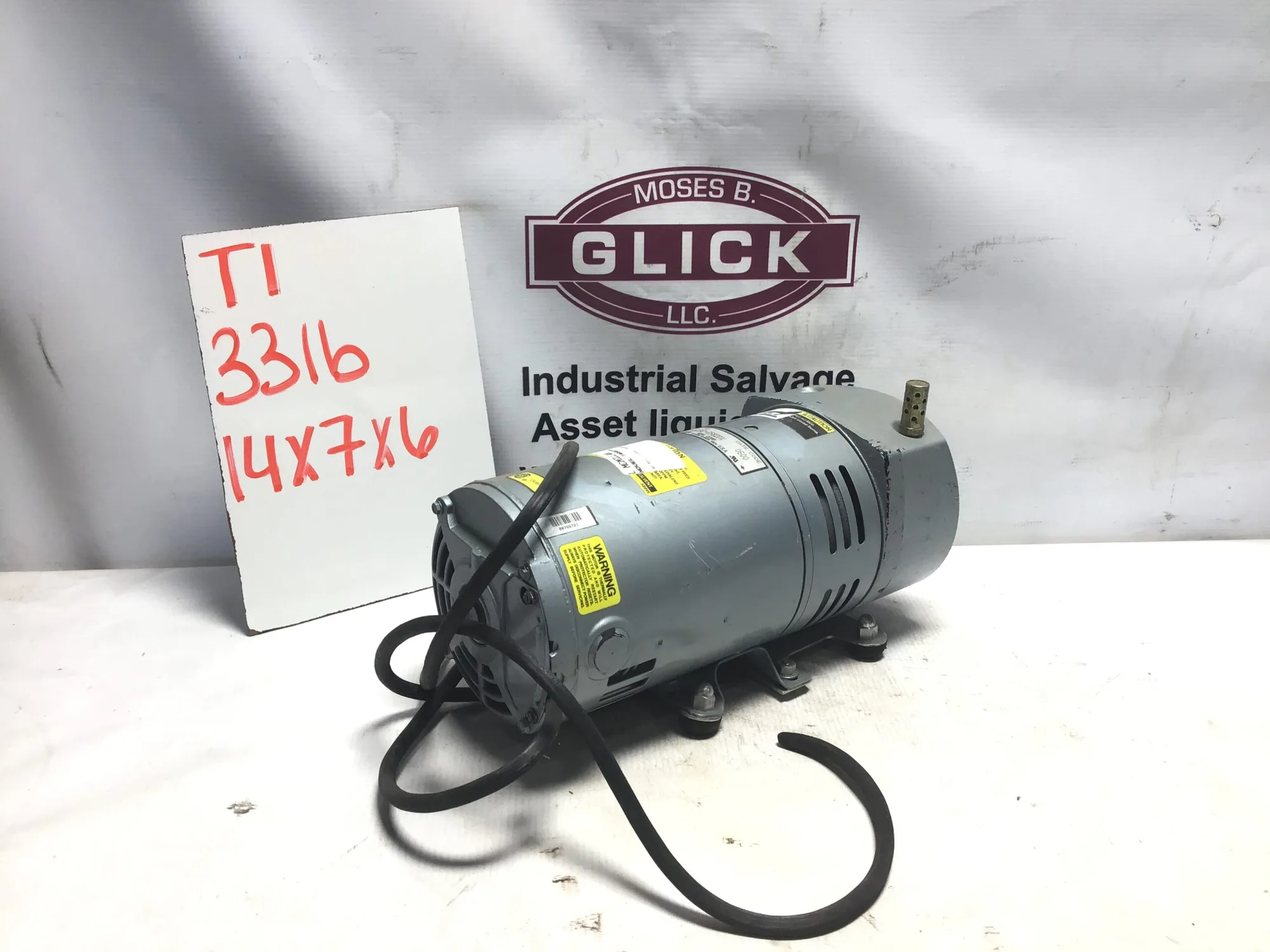 GAST vacuum pump model number 0523-5190-G582dx date code 0600