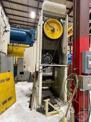 USED 1986 KOMATSU PRESS OBS 200-2