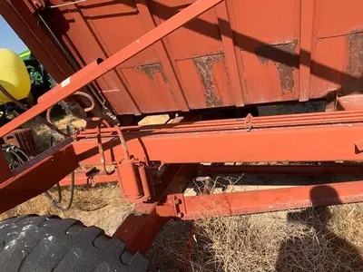 USED RICHARDTON 700