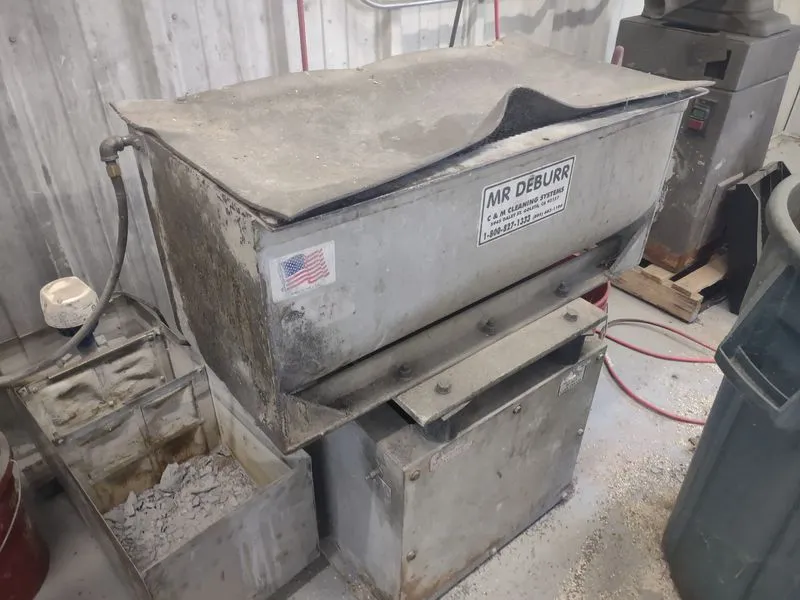 USED MR DEBURRER 300