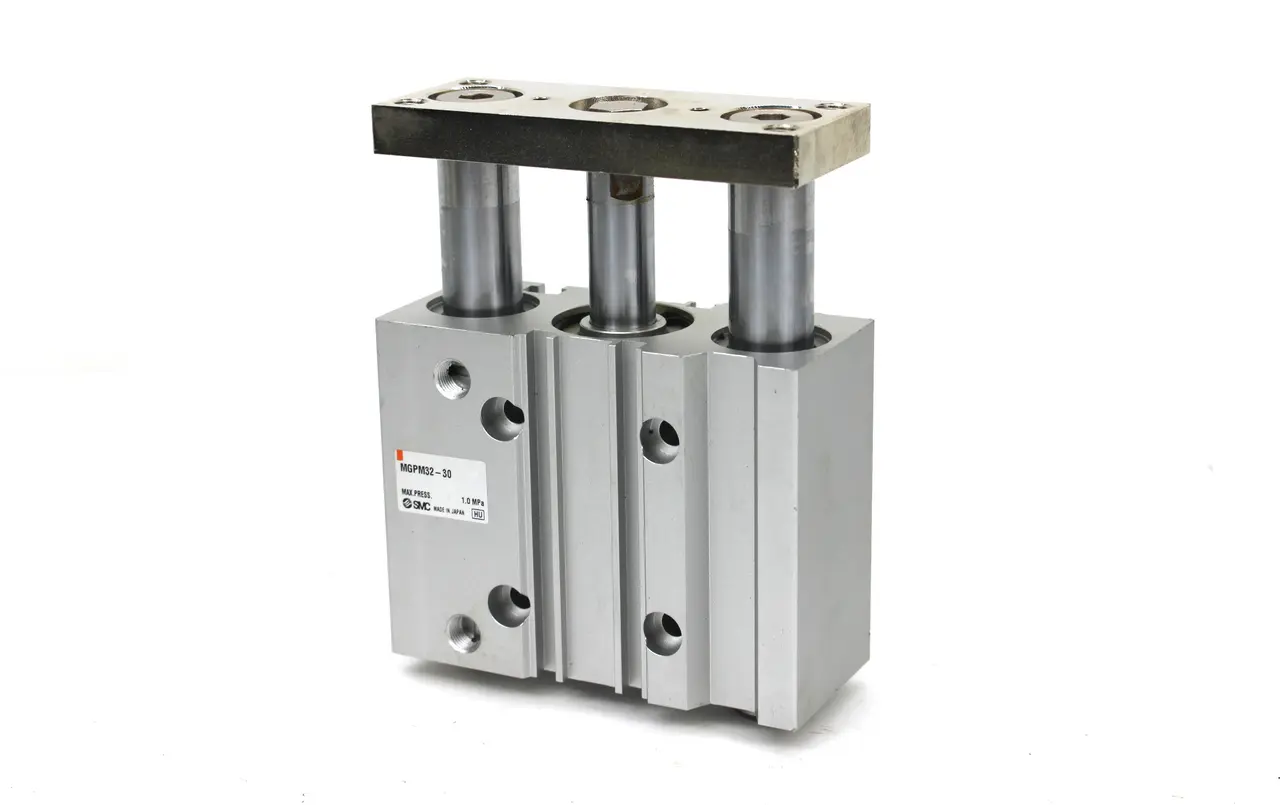 SMC MGPM32-30 Pneumatic Compact Cylinder, 32mm Bore, 30mm Stroke