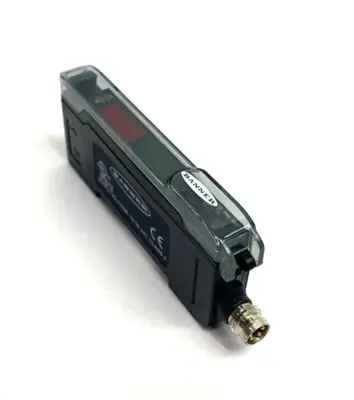 USED BANNER ENGINEERING EXPERT DUAL DISPLAY FIBER AMPLIFIER 4-PIN M8 INTEGRAL 19359
