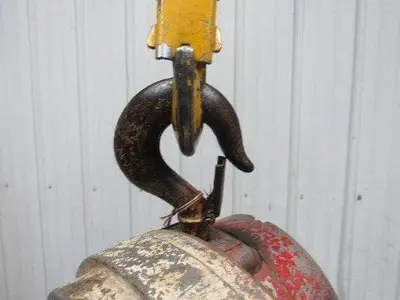 CM 1 Ton Manual Chain Fall Hoist 2000 Lbs. 28' Travel 17' Pendant Chain