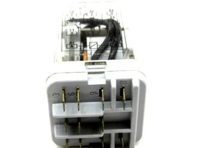 NEW ALLEN BRADLEY 700-HB33A24 RELAYS SER. A 700HB33A24
