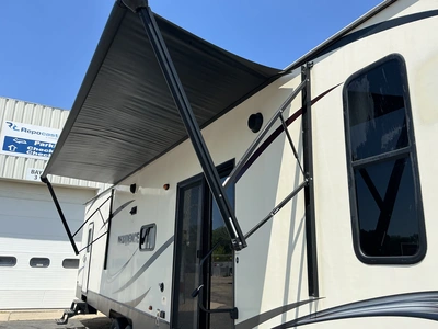 Used 2016 KEYSTONE RESIDENCE 4051FL Campers, Caravans, Motorhomes Michigan US | Miedema Asset Management Group #1327788