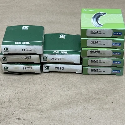 LARGE LOT OF ASSORTED OIL SEALS (SEE PHOTOS & DESCR.FOR SIZES) FAST SHIPPING!!
