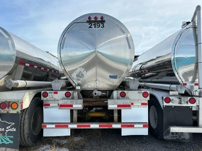 Used 1996 BRENNER _UNKNOWN_ Tanker Trailers Indiana US | Lakeshore Equipment Sales #1546571