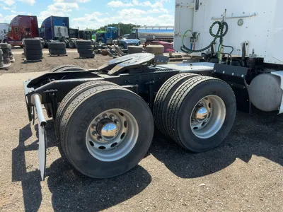 USED 2011 PETERBILT 386