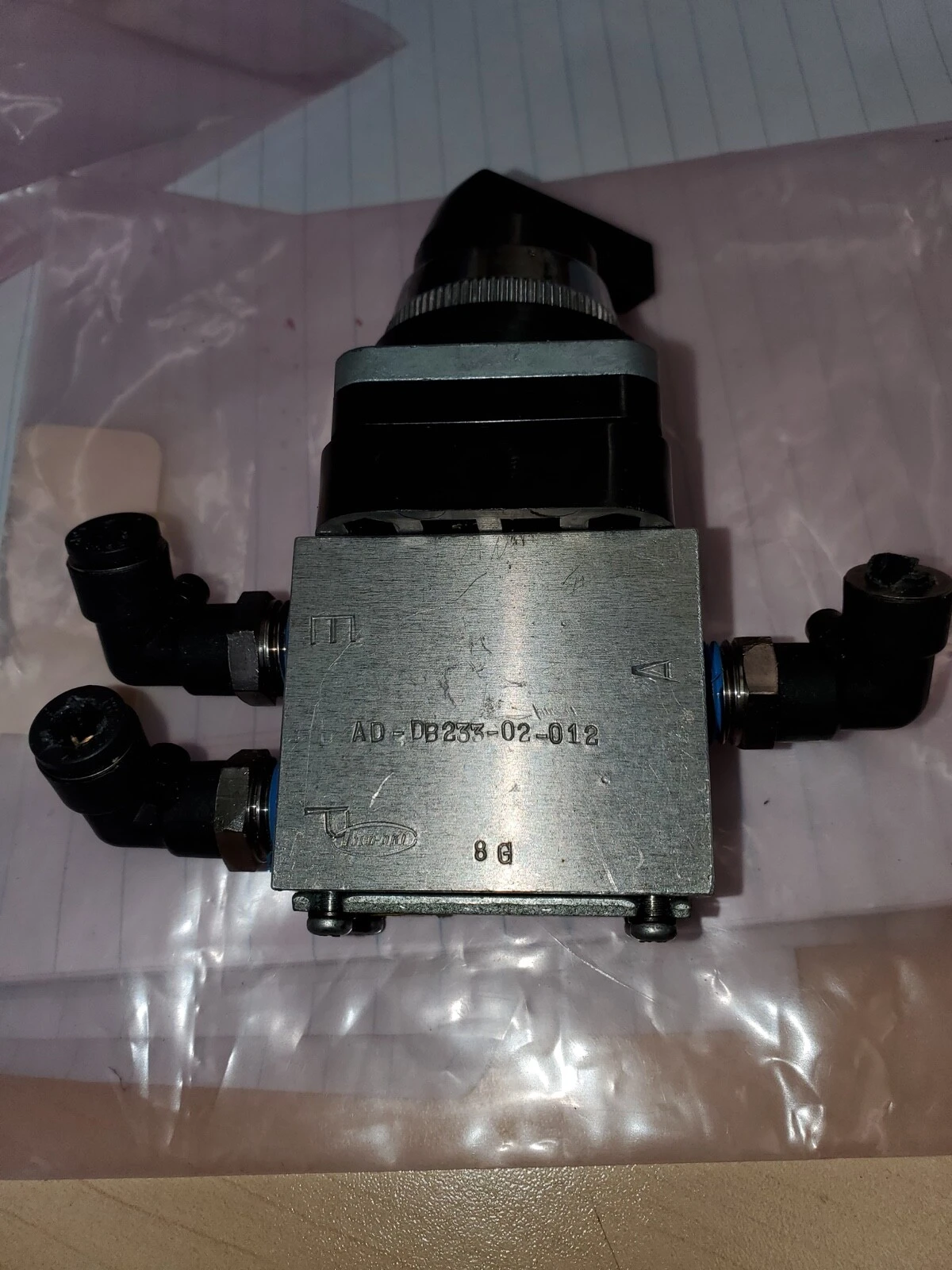 AD-DB233-02-012 3 PORT  SWITCH MECHANICAL VALVE