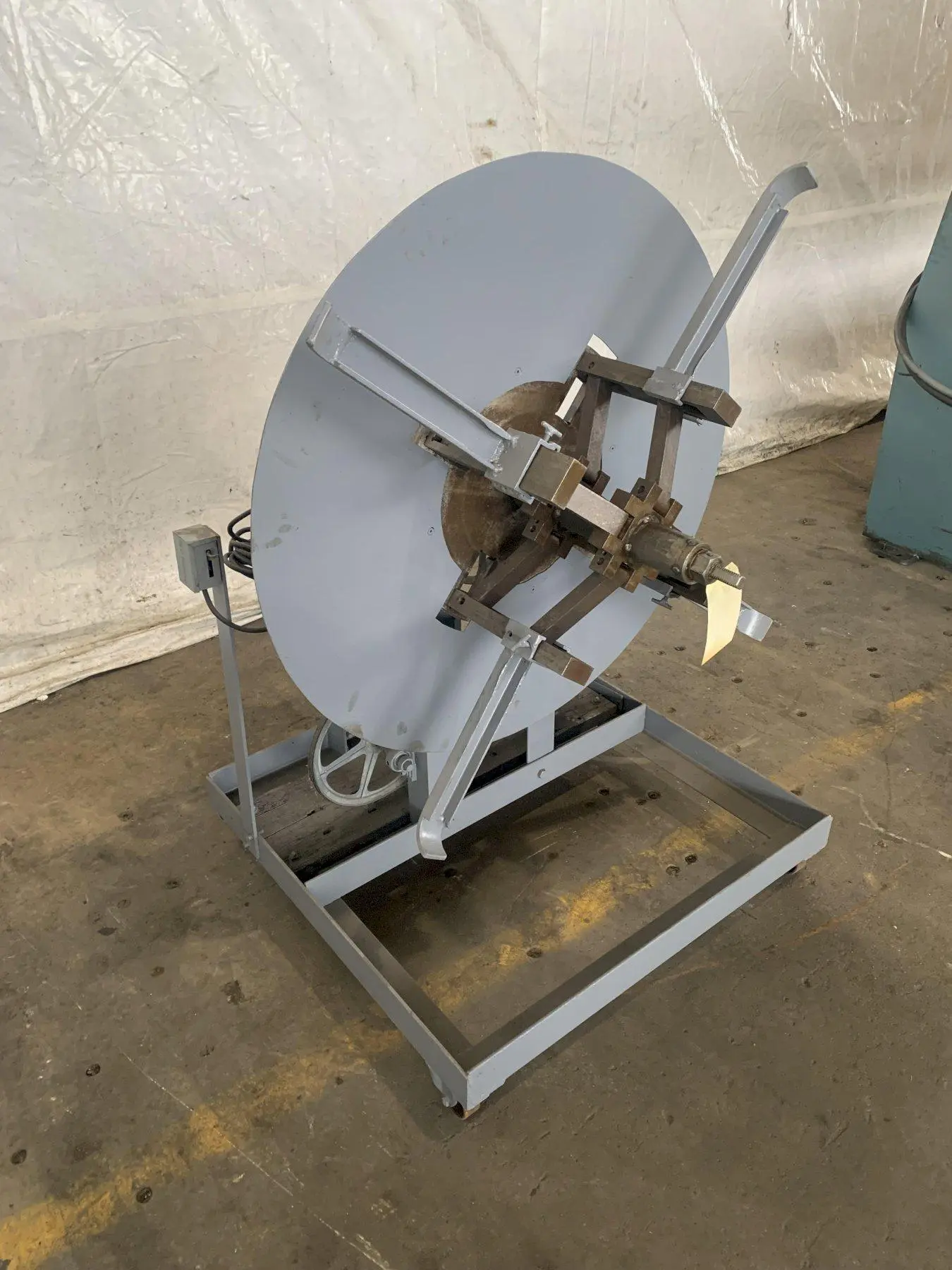 2,000 LB X 10" MOTORIZED UNCOILER. STOCK # 1399920