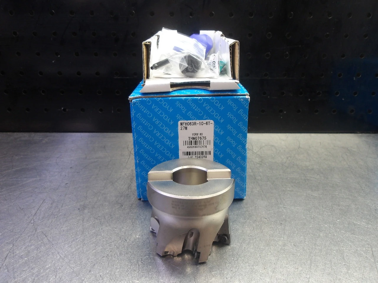 Kyocera 46-63mm Coolant Thru Facemill 27mm Arbor MFH063R-10-6T-27M (LOC2771B)