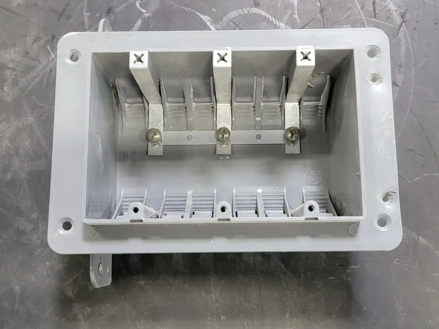 New | in-Stock THOMAS & BETTS 3-WSW Misc Electrical & Power Parts British Columbia CA | Lenmark #249810