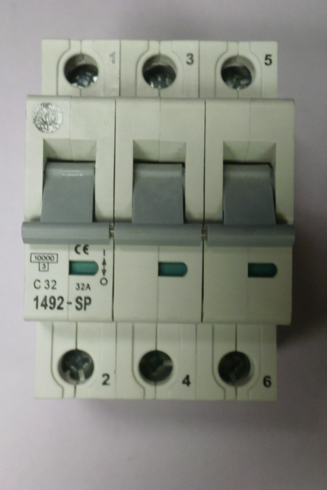 USED ALLEN BRADLEY 1492-SP3C320