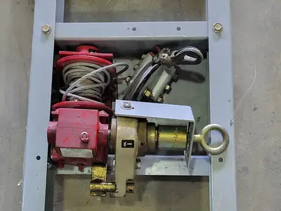 Traveling Overhead Lifting Hoist (For DS Breaker)