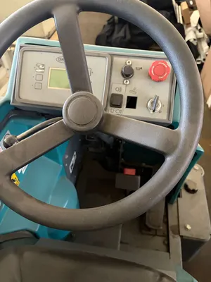 TENNANT 7300 EC-H2O Finishing & Cleaning Machines | Global Machine Brokers, LLC (4)