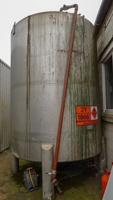 13500L S/S vertical enclosed storage tank