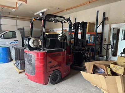Bendi Swivel Reach 4,000 Lb Fork Lift