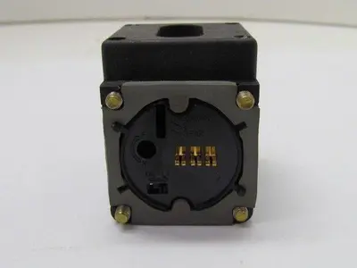 CH Cutler Hammer E51DF33 Series B4 Photo Electric Sensor Head Eaton