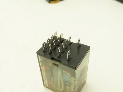 Omron MY4 PYF14A-E Relay Unit With Base 24VDC Coil Lot of 26