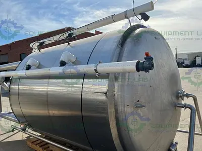 USED LMC 2100 GALLON STAINLESS STEEL JACKETED FERMENTATION TANK
