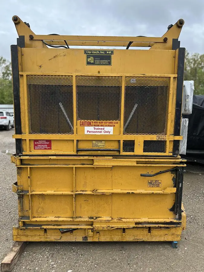 USED HARMONY M60MD VERTICAL BALER