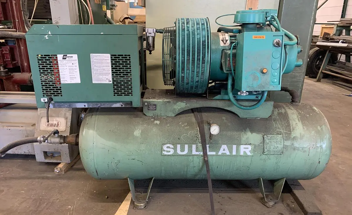 SULLAIR 20 HP SCREW-TYPE AIR-COMPRESSOR WITH CHAMPION AIR-DRYER