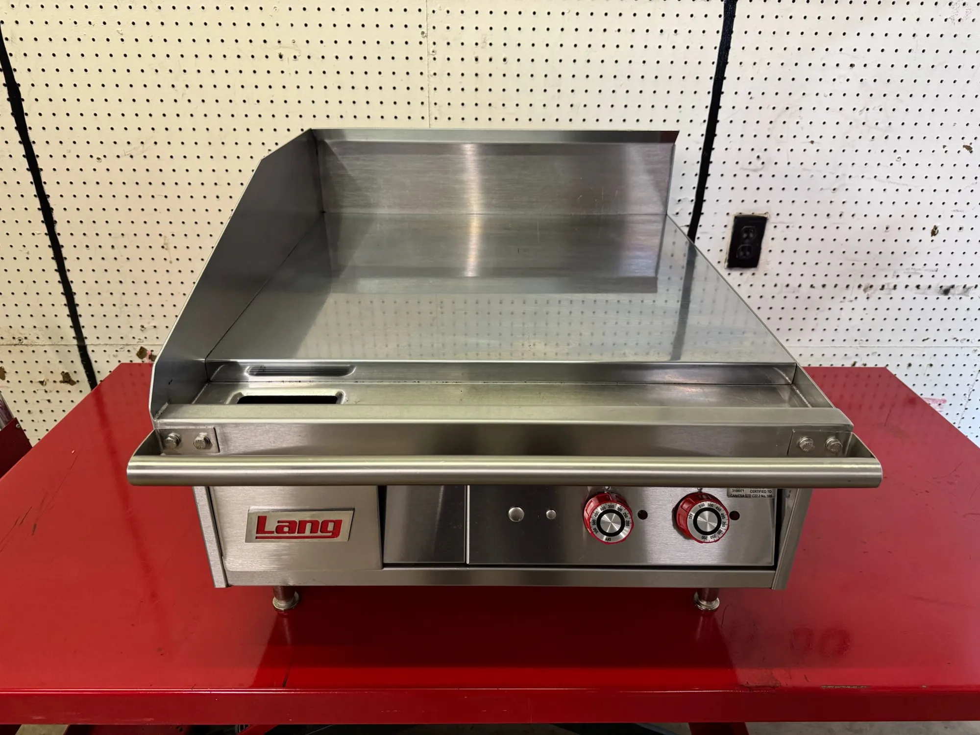 Used Lang Used 24" Lang 124TC Electric Countertop Griddle Thermostatic Controls, 208V Commercial Flat Top Griddles Illinois US | Falcon Restaurant Supply #1375137