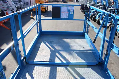 Used 2018 Genie GS4390RT Scissor Lifters New York US | United Lift #1445420