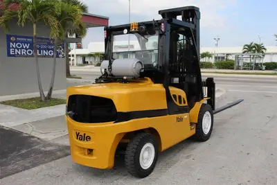 Used 2017 YALE GLP120VX Internal Combustion Forklifts: Pneumatic Tire Florida US | Truck and Van Outlet #1509244