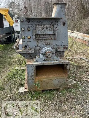 USED MONTGOMERY 100 HP HAMMER MILL