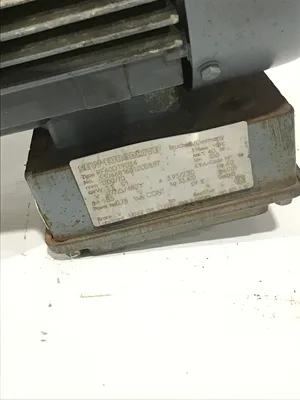 SEW-EURODRIVE RF60 DT90S4 Gearmotor 4-Pole 230/460V 3-Phase