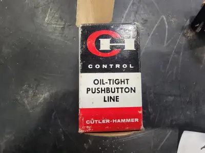 NEW CUTLER-HAMMER 10250T1