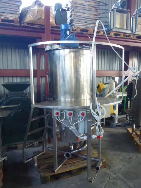 700 L Used Vertical Stainless Steel Mixing Tank