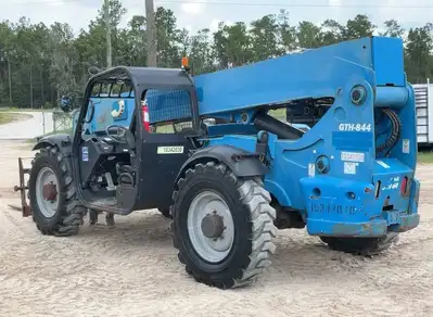 USED 2015 GENIE GTH844