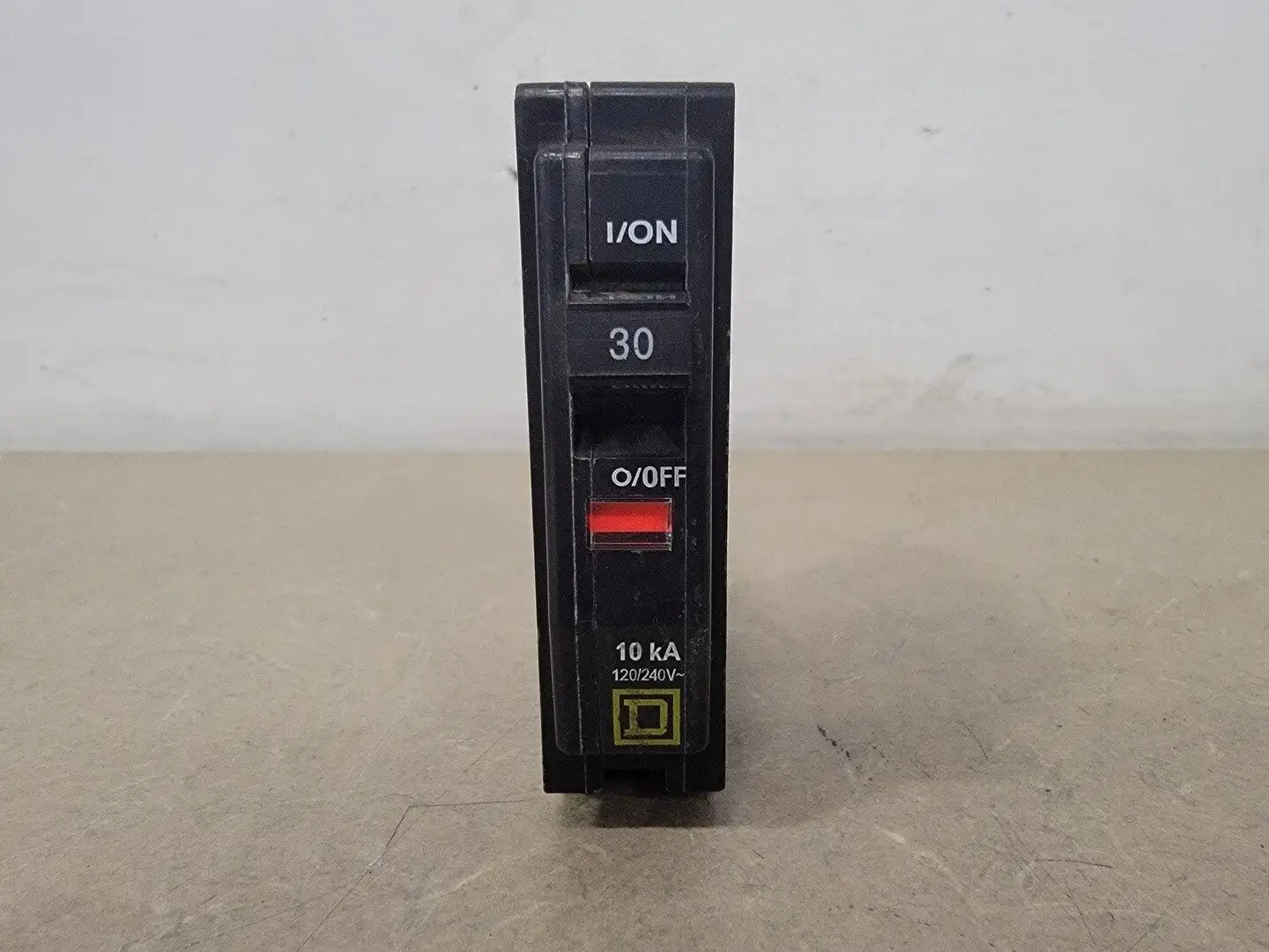30 Amp, 1 Pole, 120/240 volts Circuit Breaker