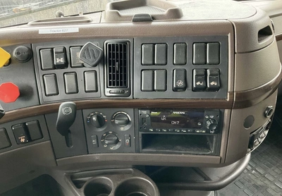 USED 2014 VOLVO VNL 6X4