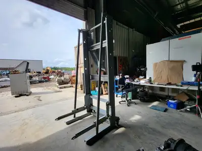 Power/Vac Switchgear Lift Truck 850 lbs