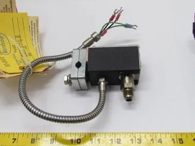 Nordson 807994A Single Outlet Applicator Head Mod H201ZC-NC 230V 100W 350 Degree