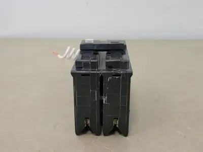 Used SCHNEIDER ELECTRIC CHOM215CAFI Switchgears British Columbia CA | Lenmark #239843