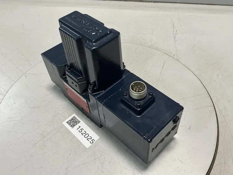 Used MOOG D661Z4047B Valves/Fittings Michigan US | Ideal Machinery #783235