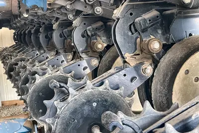 Used 2010 KINZE 3650 Planters Virginia US | Proxy Equipment #1385349