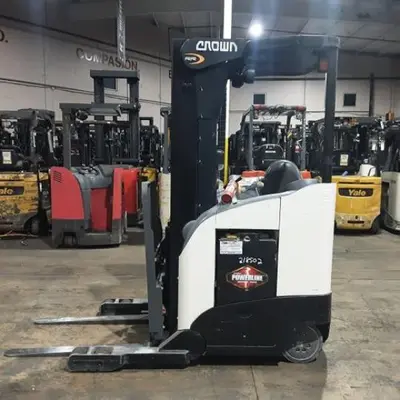 USED 2019 CROWN RR5725-45